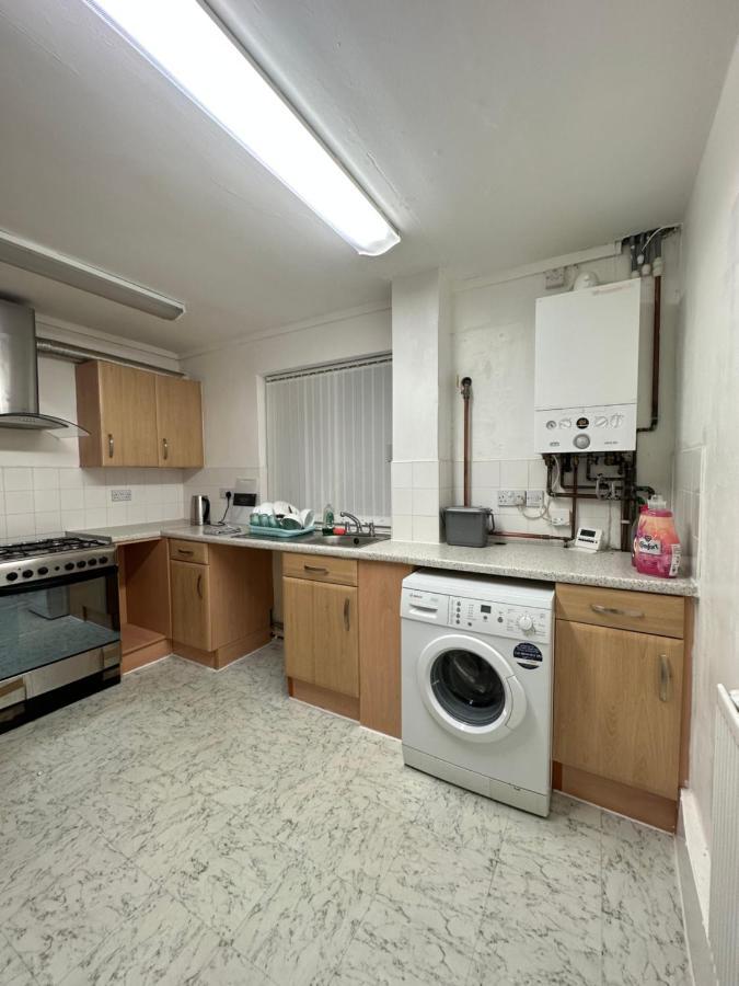 Bright, Warm & Cozy House In Harpurhey Apartment *